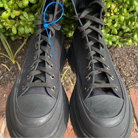 Alexander McQueen Black Men's High-Top Sneakers - Picture 5 of 8